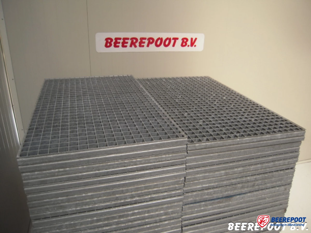 gegalvaniseerde-roosters-beerepoot-bv